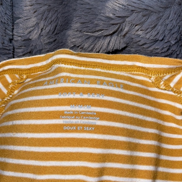 American Eagle Outfitters Soft & Sexy V Neck - Picture 3 of 3